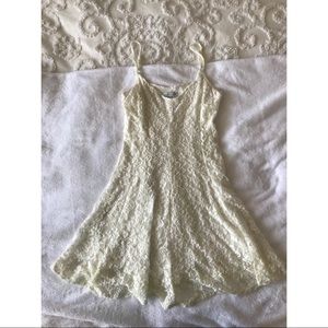 Adorable simple lace a-line dress size M